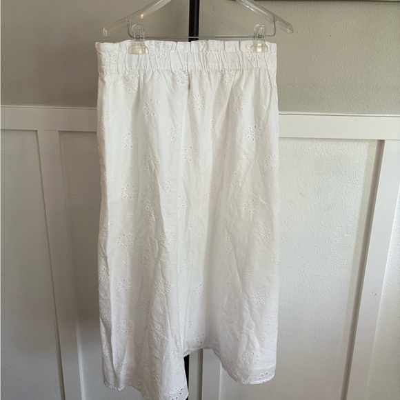 Universal Thread Cream Skirt with Eyelet Details - Picture 1 of 6